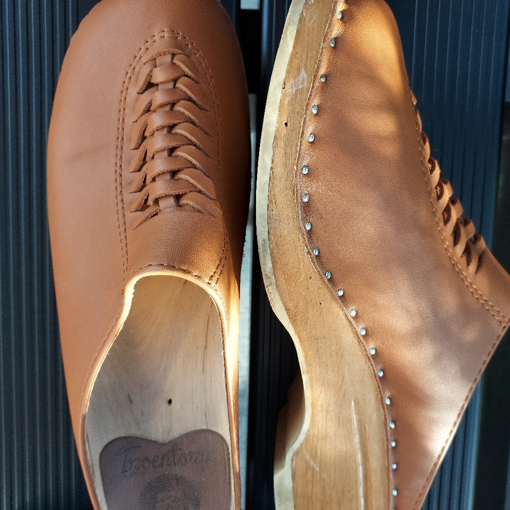 Troentorp Vintage-Inspired Clogs ToffelFabrik Natural Leather Woven Nailhead